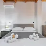 Floris Modern House -two En-suite & Wi-fi Apartamento