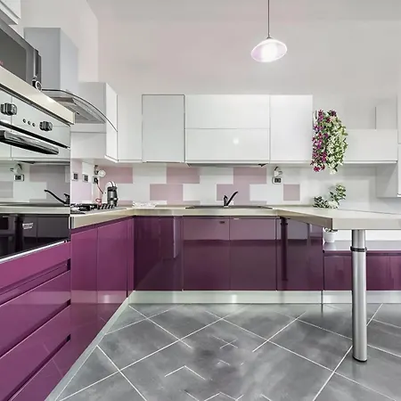 Floris Modern House -two En-suite & Wi-fi Apartment