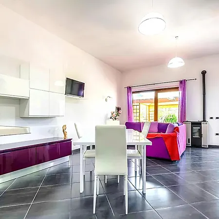 Floris Modern House -two En-suite & Wi-fi Apartment *