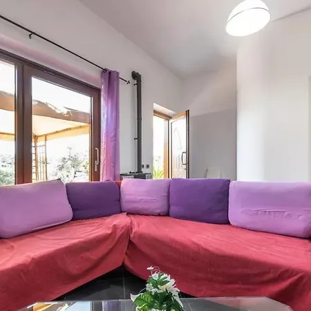 Apartment Floris Modern House