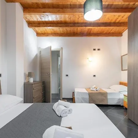 Apartment Floris Modern House