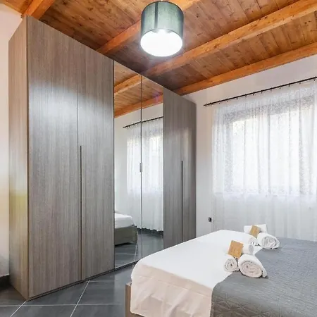 Floris Modern House Apartment *