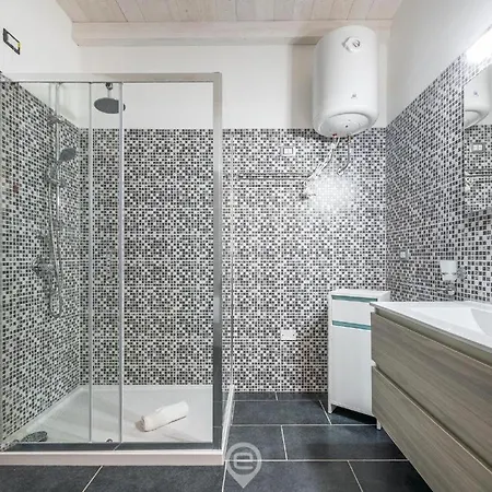Floris Modern House Apartment *