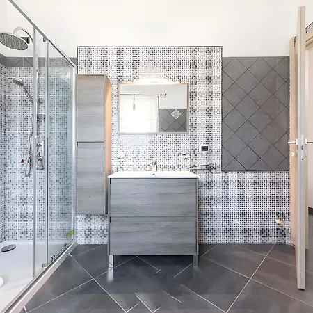 Floris Modern House -two En-suite & Wi-fi شقة